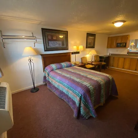 Round-Up Motel-3