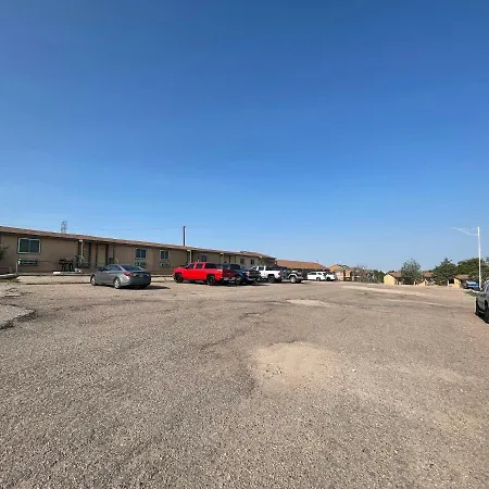 Round-Up Motel-2