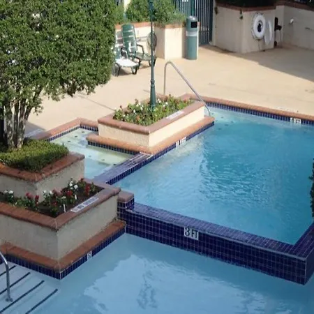 Econo Lodge Inn And Suites Arlington-2