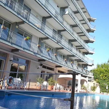 Wave Hotel-2