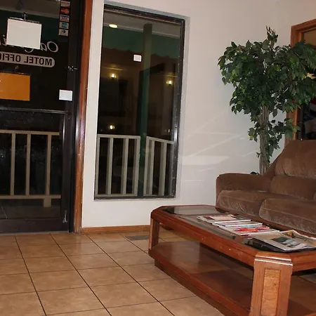Oak Hill Inn And Suites-3