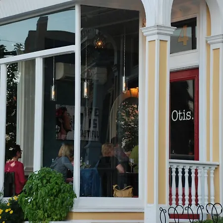 Inn By The Bandstand A Boutique Hotel-3