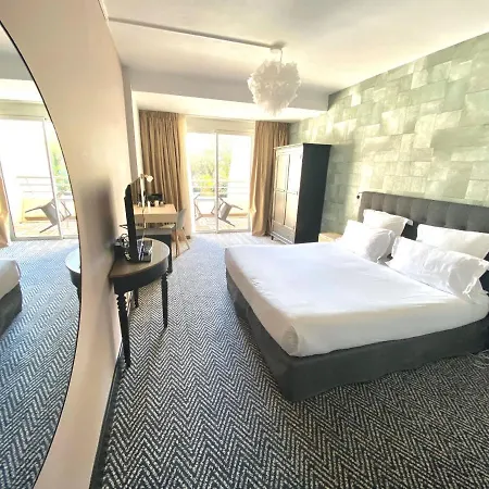 Golf Hotel-2