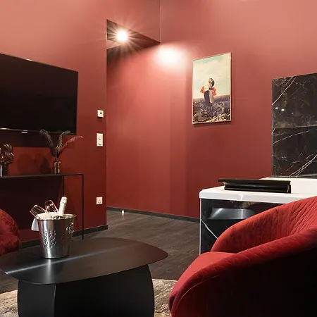 Legend Majestic Superbe Love Room - Jacuzzi - Champagne - Romantisme - parking privé-2