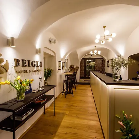 Beigli Hotel & Garden-3