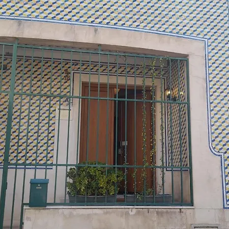 Fado Bed & Breakfast - Santos-2