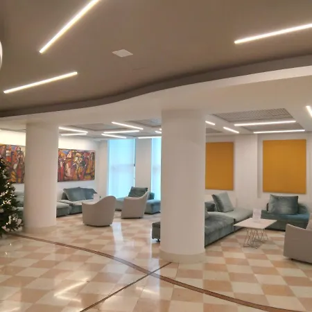 Hotel President-2