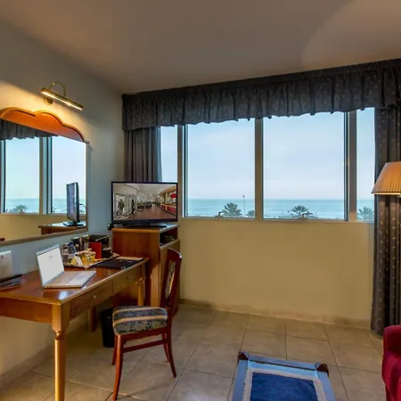 Hotel Ambassador-2