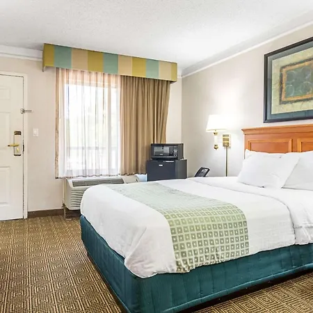 Rodeway Inn Huntsville West-3