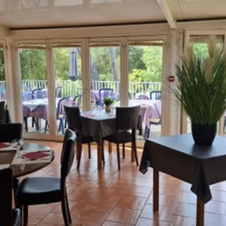 Le Relais Des Lavandins-3