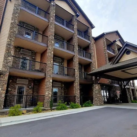 Stonebrook Lodge Bryson City-2