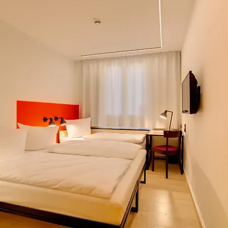 MEININGER Hotel Leipzig Hauptbahnhof-2