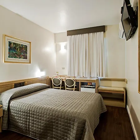 Trevi Hotel E Business-3