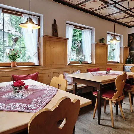 Landhotel Herzogstand Garni-3