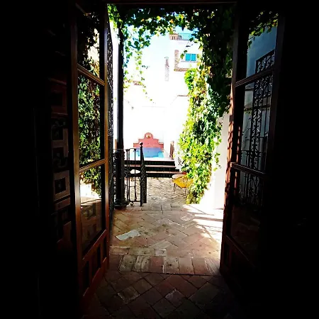 Frenteabastos Hostel Suites Cafe-2