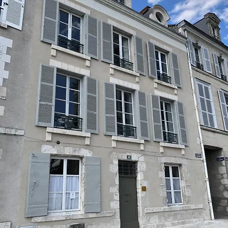 Au 16 Place Saint Louis-3