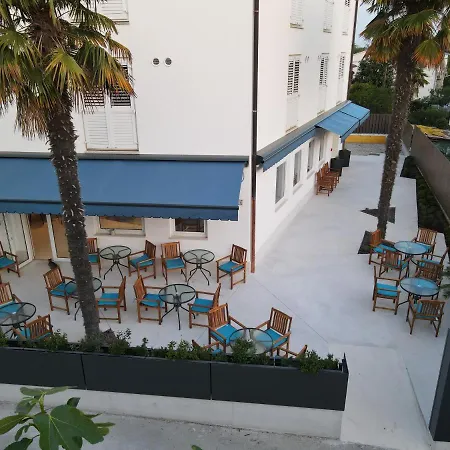 Boutique Hotel Lili-3