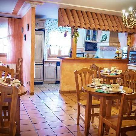 Hosteria Los Laureles-3