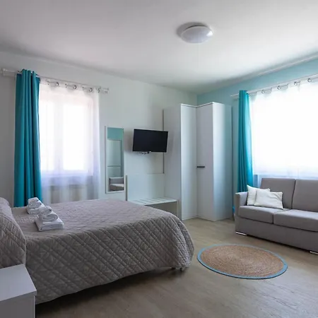 Roccabianca Rooms&Studios-2