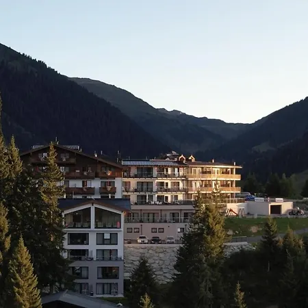 Ursprungs Panorama Hotel Königsleiten-3