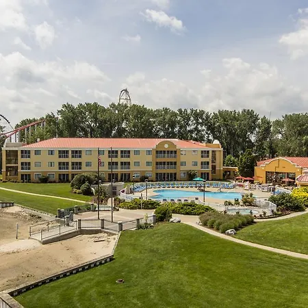 Cedar Point Sandcastle Suites-3