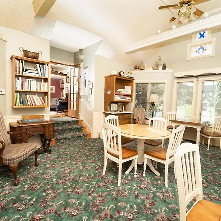 Yelton Manor Bed And Breakfast-3