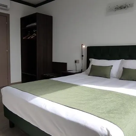 Suites Direzionale Carpi-3