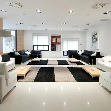 Hotel Zentral Ave-3