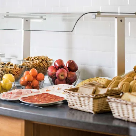 Ramada By Wyndham Madrid Tres Cantos-2