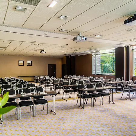 Crowne Plaza Paris - Neuilly, An Ihg Hotel-2