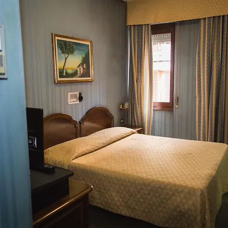 Hotel Accursio-3