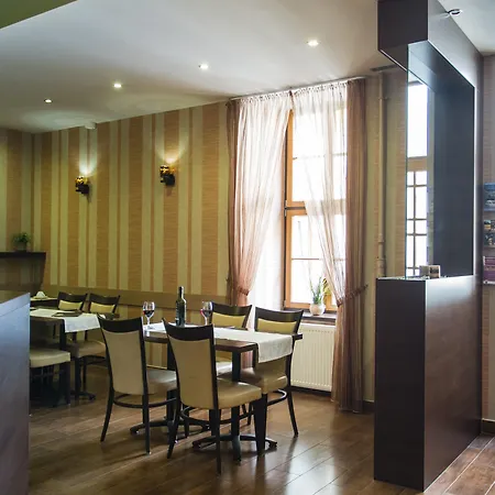 Central Hotel 21-3