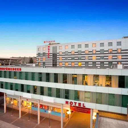 Ramada Encore By Wyndham Geneva-3