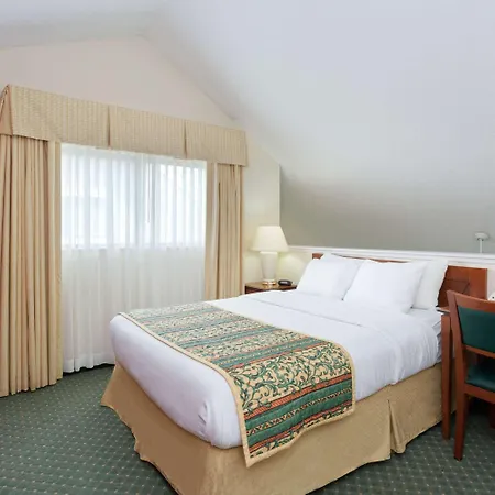 Hawthorn Suites By Wyndham Dearborn/Detroit-3
