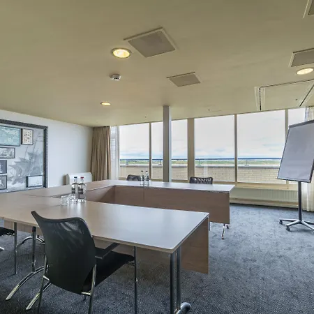 Leonardo Hotel IJmuiden Seaport Beach-3