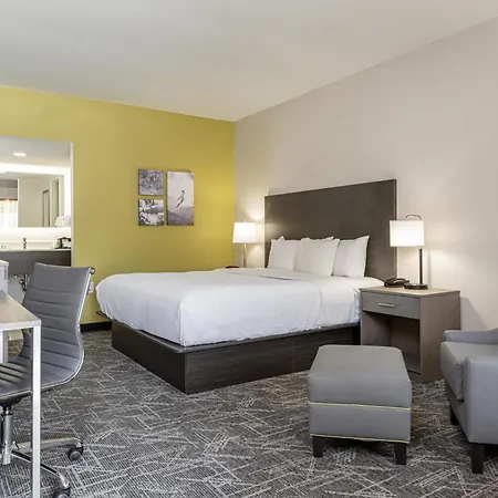 Quality Inn Asheville Downtown Tunnel Rd-3