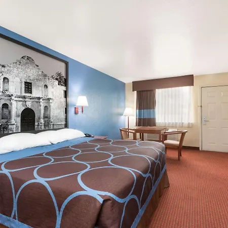 Super 8 By Wyndham San Antonio At I-10-3