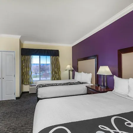La Quinta Inn & Suites By Wyndham Loveland Estes Park-3
