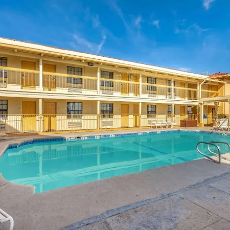 Travelodge By Wyndham El Paso - Airport-3