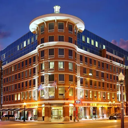 Hampton Inn & Suites Columbus-Downtown, Ohio-2