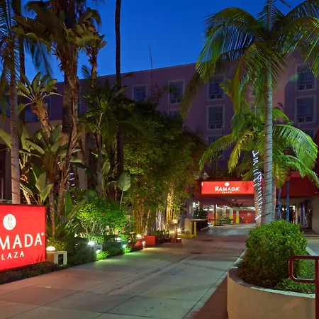 Ramada Plaza By Wyndham West Hollywood Hotel & Suites-3