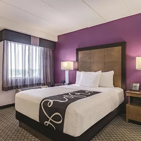 La Quinta By Wyndham Warwick Providence Airport-3