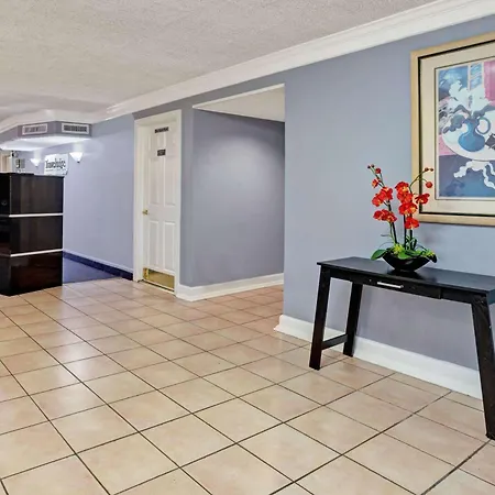 Travelodge By Wyndham North Richland Hills/Dallas/Ft Worth-3