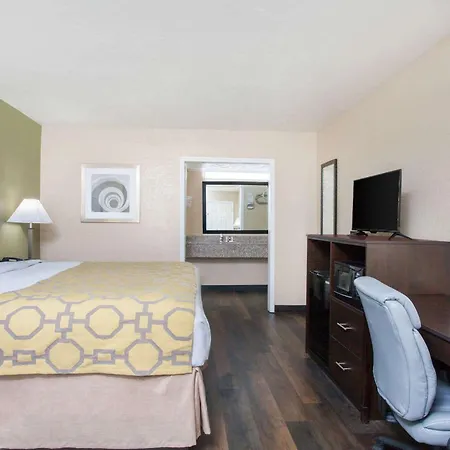 Baymont By Wyndham Lake City I-75-2