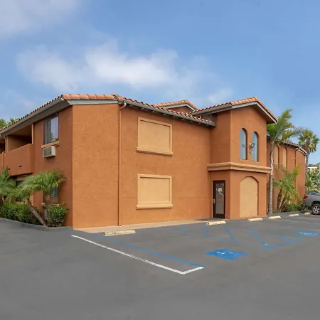Quality Inn & Suites Oceanside Near Camp Pendleton-3