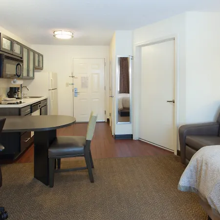 Sonesta Simply Suites Detroit Ann Arbor-2