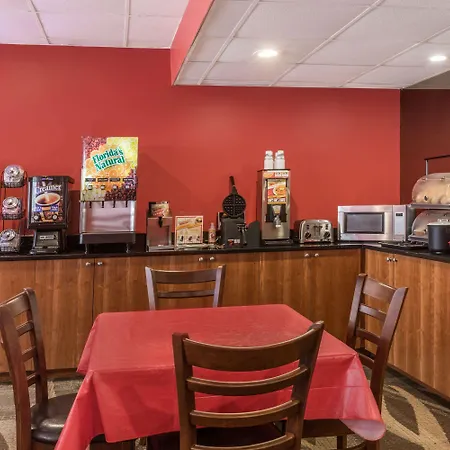 Ramada By Wyndham Yonkers-3