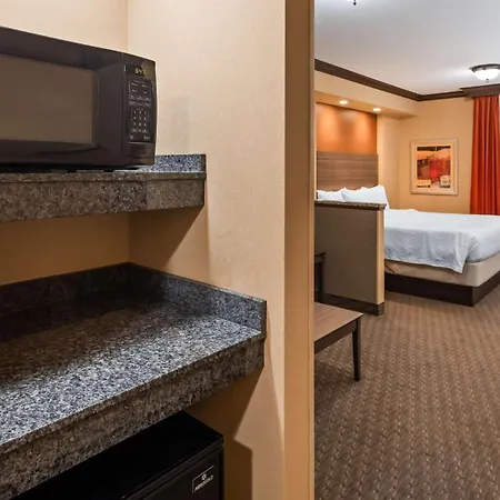 Best Western Plus North Canton Inn & Suites-2