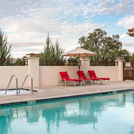 The Oaks Hotel & Suites-2