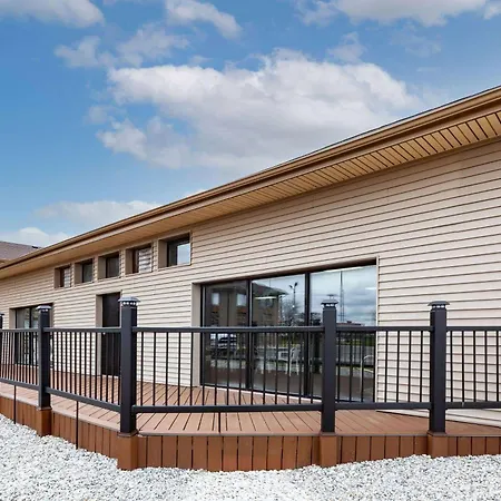 Baymont By Wyndham Perrysburg-Toledo-2